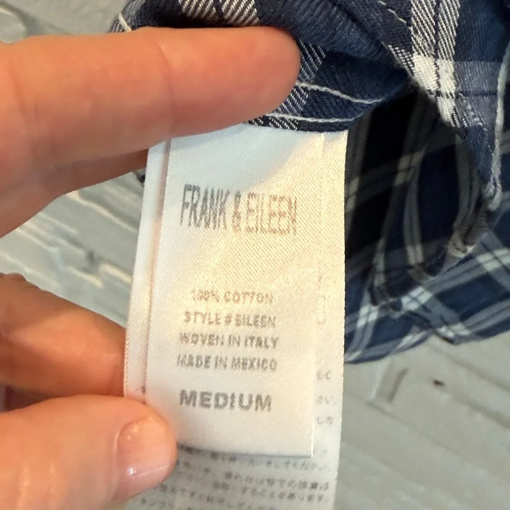 Frank & Eileen “Eileen” Lightweight Blue Plaid Button down - M - Picture 4 of 5